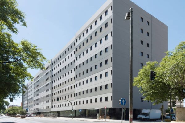 Mobiliario contract en Residencia de Estudiantes Sevilla - Alpha Contract