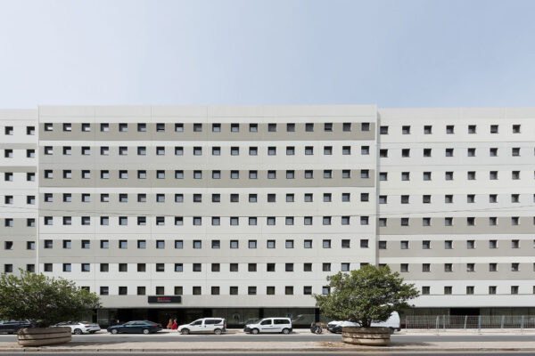 Mobiliario contract en Residencia Sevilla, Alpha Contract