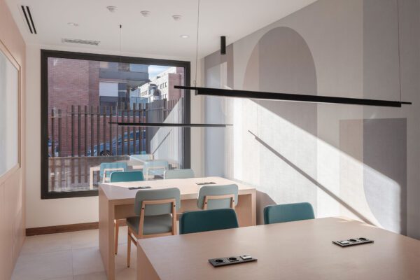 Mobiliario contract para Nodis Apartamentos Hotel Pozuelo, Alpha Contract