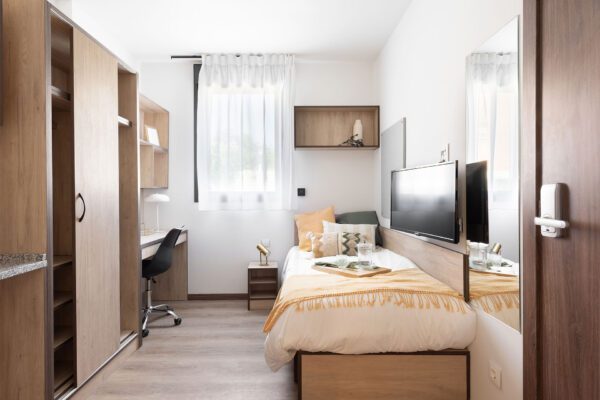 Mobiliario contract para Nodis Apartamentos Hotel Pozuelo, Alpha Contract