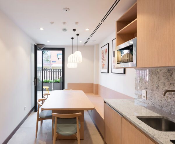 Mobiliario contract para Nodis Apartamentos Hotel Pozuelo, Alpha Contract