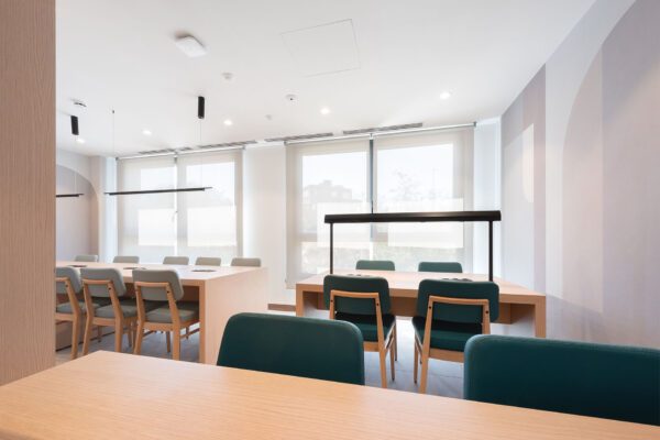 Mobiliario contract para Nodis Apartamentos Hotel Pozuelo, Alpha Contract